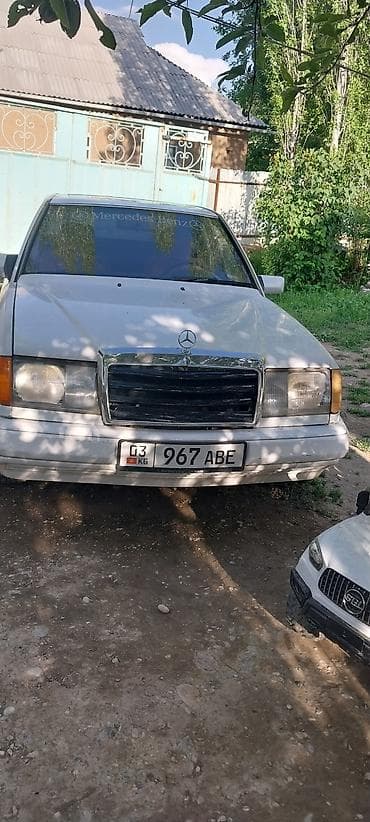 w210 2 2: Mercedes-Benz E-Class (W124), седан, белый цвет. Основные — 1