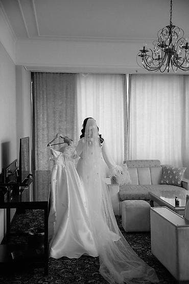 дорого: Свадебное платье, M, Со шлейфом, Атлас, А-силуэт, Цветочные элементы, Новый — 4