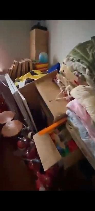 действующий садик: Есть для частных детских садов игрушки одеяло подушки кровати парты — 3