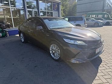 2 8: Toyota Camry: 2020 г., 2.5 л, Вариатор, Гибрид, Седан — 1
