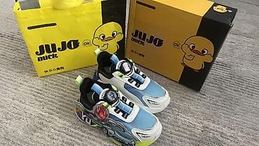 Детская обувь: Детские кроссовки JUJO Duck с подсветкой и тематикой гоночных машин — 1