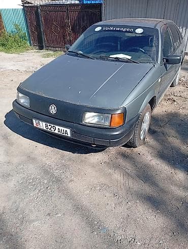 Volkswagen: Volkswagen Passat: 1990 г., Механика, Седан — 1