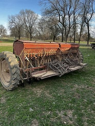экскаватор трактор: Сеялка зерновая навесная/прицепная 1) Сеялка: - Широкозахватная — 1