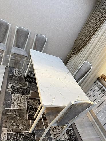small table: Кухонный стол и стул, Б/у, Платная доставка, Самовывоз, цвет - Белый — 1