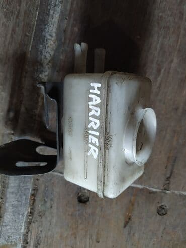 домкрат для машины: Toyota Harrier Бачок тормозного цилиндра, Тойота Харриер бачок — 1