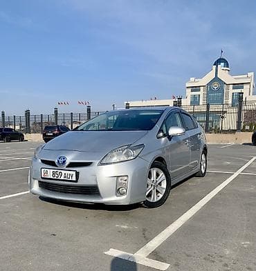 rav4 2010: Toyota Prius: 2010 г., 1.8 л, Гибрид, Хэтчбэк — 2