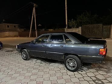 Audi 100: 1990 г., Седан