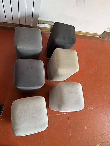 пуфы: 1 шт 1000
Высота 46 47сантиметр
Ширина 28 см — 3