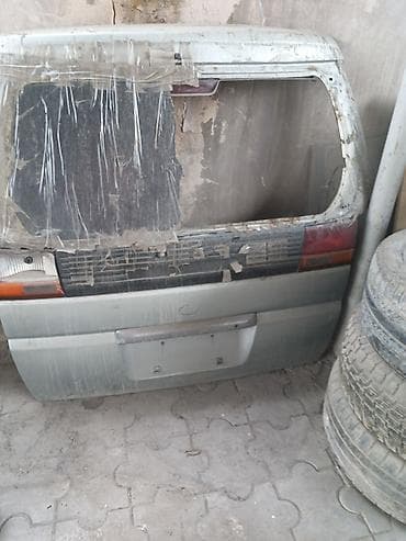elgrand e51: Крышка багажника Nissan, 1999 г., Б/у, Оригинал — 2