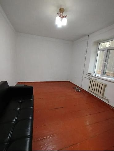 Сдается комната под Офис с высокими потолками и большим окном -