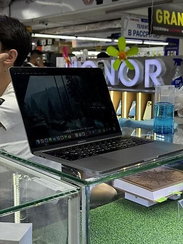 macbook m1 16gb: Apple MacBook Pro 13" (цвет Space Gray) - Экран Retina (2560×1600) — 2