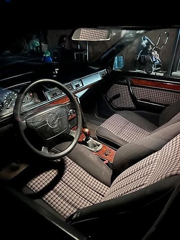 Продажа авто: Mercedes-Benz W124: 1993 г., 2.2 л, Механика, Бензин, Седан — 7