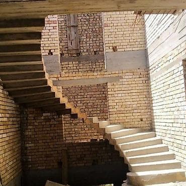 газон дорожка: Бетонная лестница Для дома, Форма лестницы: Много-маршевая — 4