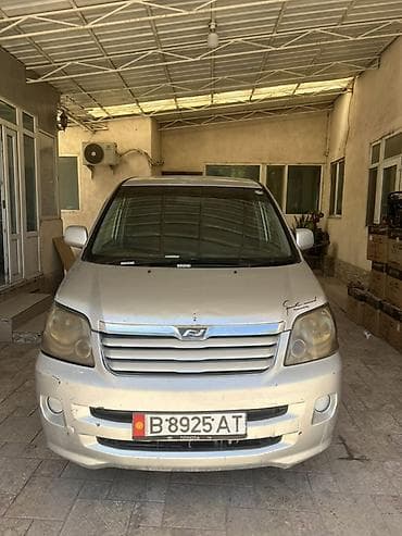 Toyota Noah: 2002 г., 2 л, Автомат, Бензин, Минивэн at lalafo.kg Toyota Noah: 2002 г., 2 л, Автомат, Бензин, Минивэн