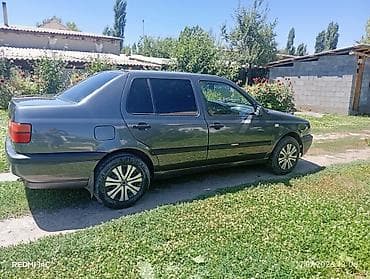 volk: Volkswagen Vento: 1992 г., 1.8 л, Механика, Бензин, Седан — 7