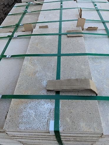 офисные столы и кресла бу: Лаймстоун, сары Таш, травертин 600х300х20, в наличии 500м² — 2