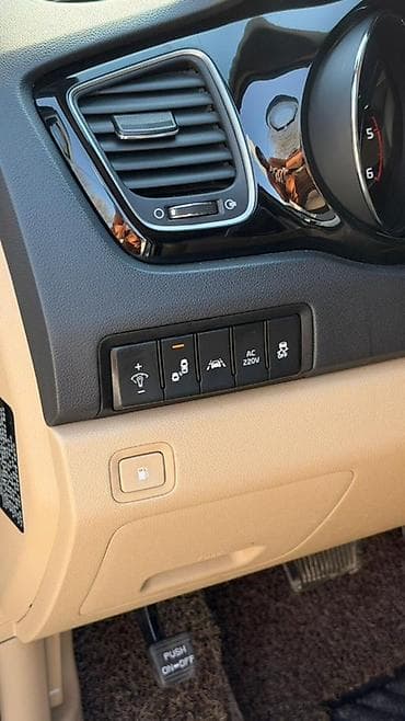 хайлендер 2024: Kia Carnival: 2018 г., 2.2 л, Автомат, Дизель, Минивэн — 6