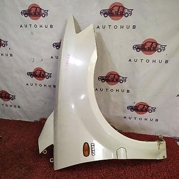 Правое переднее крыло Mitsubishi Chariot N84, 2001 г. - Двигатель: 2.4