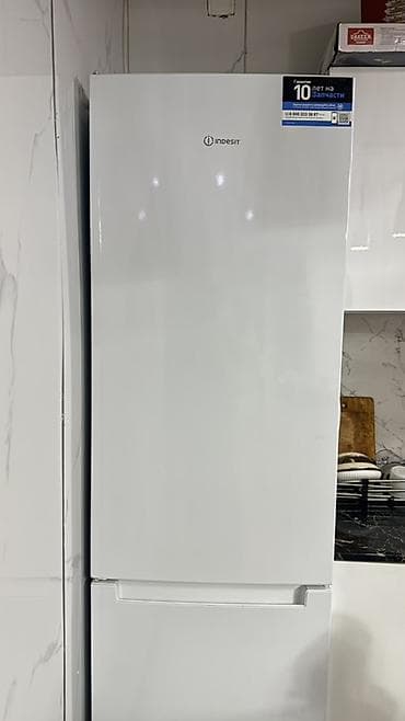 mini refrigerator: Холодильник Indesit, Двухкамерный, Total no frost — 1