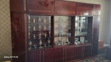 тамак ичкен стол: Зал үчүн гарнитур, Шкаф, Жыгач — 1
