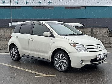 Toyota ist: 2003 г., 1.3 л, Автомат, Бензин, Хэтчбэк