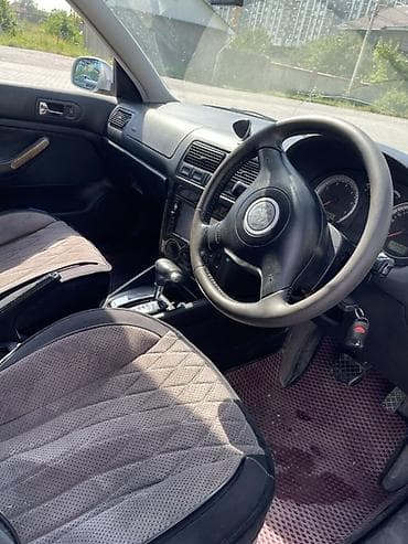 transporter multivan: Volkswagen Golf: 2001 г., 1.8 л, Автомат, Бензин, Хэтчбэк — 5