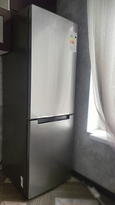 холодильники для мороженое: Холодильник с нижней морозильной камерой, серебристый корпус — 1