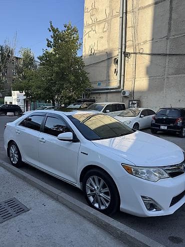 Toyota Camry: 2013 г., Гибрид — 10