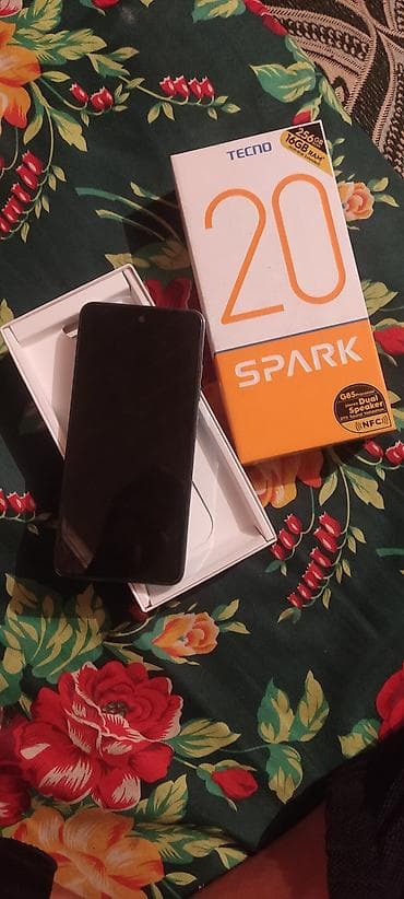TECNO Spark 20 (голубой) Основные характеристики по коробке и at lalafo.kg TECNO Spark 20 (голубой) Основные характеристики по коробке и