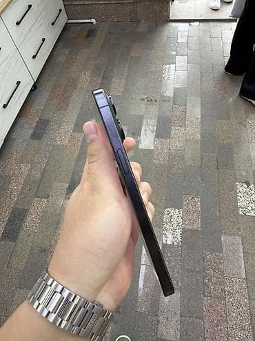 iphone es: IPhone 15 Pro Max, Б/у, 256 ГБ, Black Titanium, Коробка, 80 % — 4