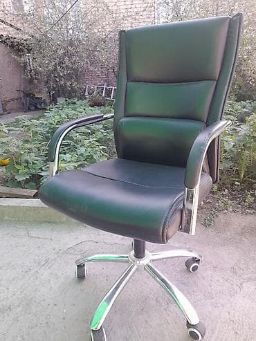 Офис креслолору: Офис креслолор, Дөңгөлөктүү, түсү - Кара, Экокожа — 1