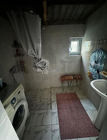 Үйлөр: 100 м², 3 бөлмө, Жылытылган, Унаа токтотуучу жай — 4