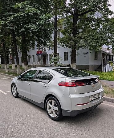 e2 byd: Chevrolet Volt: 2013 г., 1.4 л, Вариатор, Гибрид, Хэтчбэк — 4