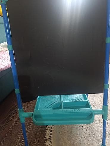 Продаю мольберт цена 700
