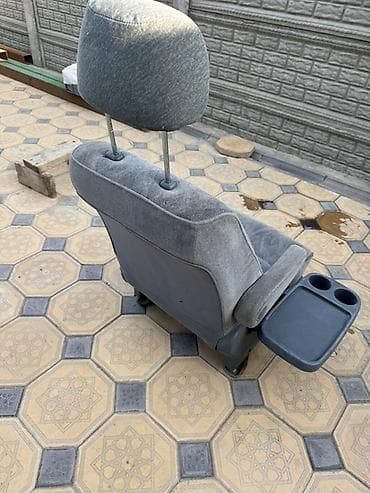 детское автомобильное сиденье: Автомобильное сиденье с подголовником и встроенным — 3