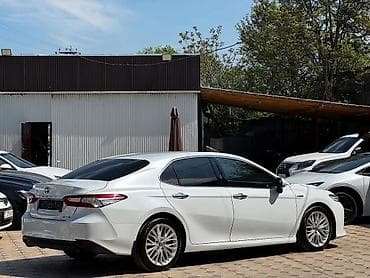 camry 5: Toyota Camry: 2018 г., 2.5 л, Автомат, Гибрид, Седан — 6