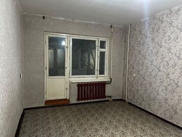 продается квартира центр: 3 комнаты, 79 м², 105 серия, 2 этаж, Старый ремонт — 1