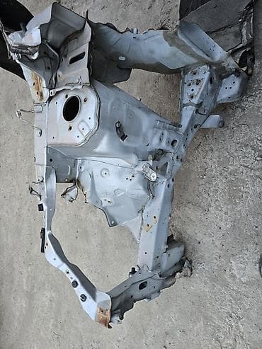 стойка на фит: Лонжерон Honda, Б/у — 1