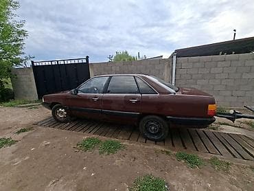 Audi 100: 1990 г., Механика, Бензин, Седан — 3