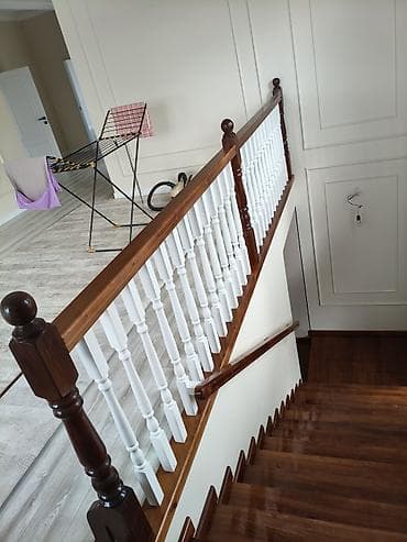 Үй жана бакча: Агач тепкичи Жеке менчик үй үчүн, Жыгачтын туру: Кара Жыгач, Тепкичтин формасы: Көп марштуу, Стиль: Классикалык — 6