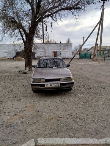 Mazda 626: 1989 г., 2 л, Механика, Бензин, Седан
