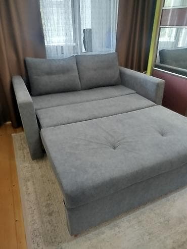 small table: Компактный двухместный раскладной диван в современном стиле. состояние — 3