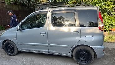 Toyota Funcargo: 2003 г., 1.5 л, Автомат, Бензин, Универсал