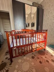 трансформер бешик: Продаю детскую кроватку! Возраст от 1 месяца до 4-5 лет! Состояние — 2