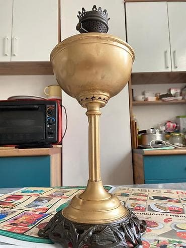 тумбы ош: Керосиновая настольная лампа и латунный самовар - Керосиновая лампа — 3