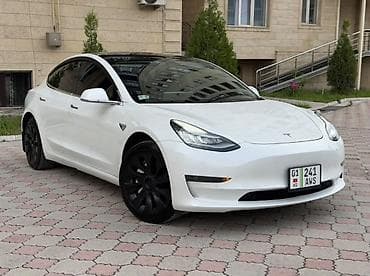 Tesla: Tesla Model 3: 2021 г., 5 л, Автомат, Электромобиль, Седан — 1