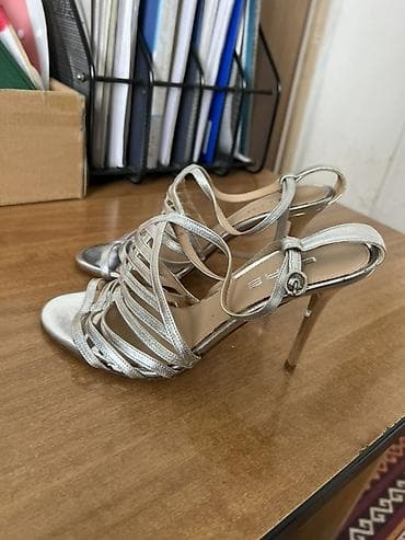 черная обувь: Срочно продаю за дёшово Производство Италия состояние отличное 37 — 1