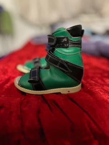 детская ортопедическая обувь: Ортопедическая обувь, носили всего 1 месяц, брали за 5800 сом, размер — 2