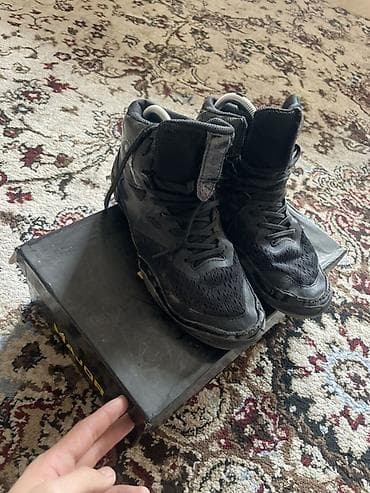 Мужские кроссовки, 38, Asics, Б/у, цвет - Черный