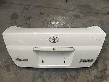 step: Крышка багажника Toyota, 2001 г., Б/у, Оригинал — 1